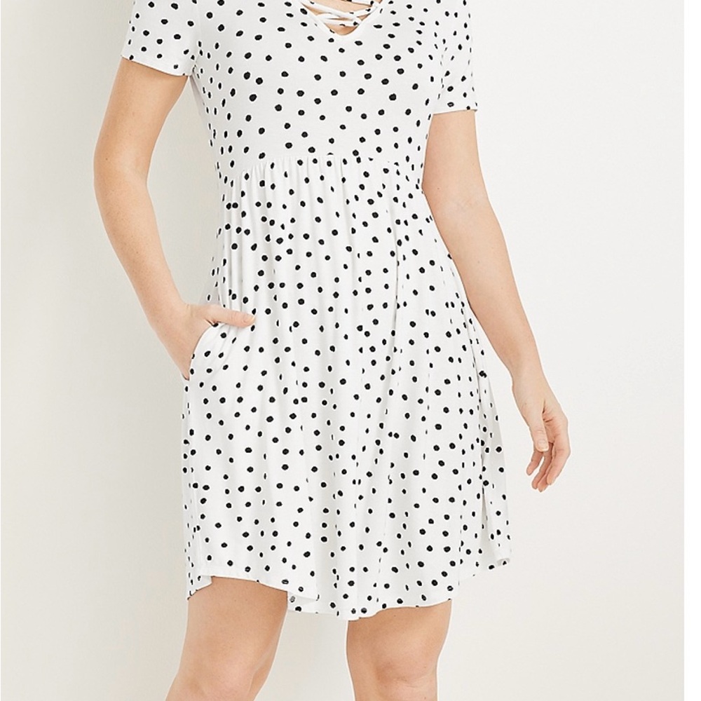 Maurice’s 24/7 Short Sleeve Dress, White and Black Polka Dots, Size 0x